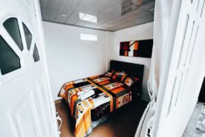 A habitaci&oacute;n con ba&ntilde;o privado