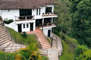 Acaima Caf&eacute; Lodge