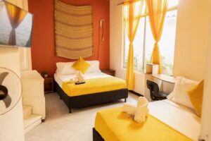 Africa House -Casa hotel laureles la 70