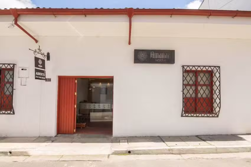 AMANARI HOSTAL