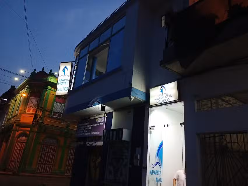 Aparta Hotel N&aacute;utico