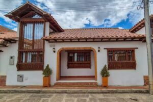 Apartahotel saquenzip&aacute;