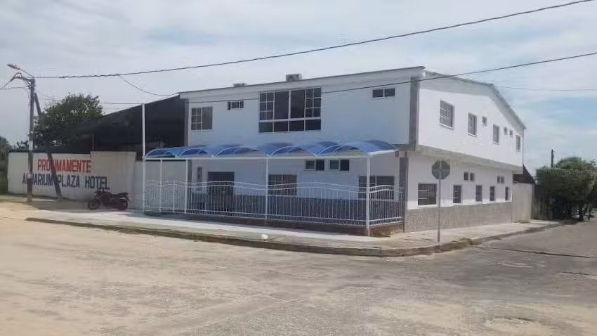 Aquarium Plaza Hotel