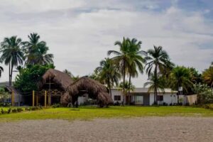 Beachfront Cottage, Villa Carolina