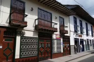 Bonsai Hotel Salamina