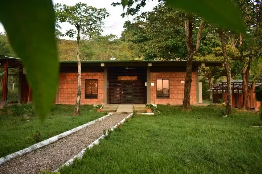 Brisas del R&iacute;o La Miel