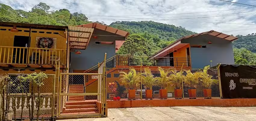 BRONCOS CAMPESTRE HOTEL