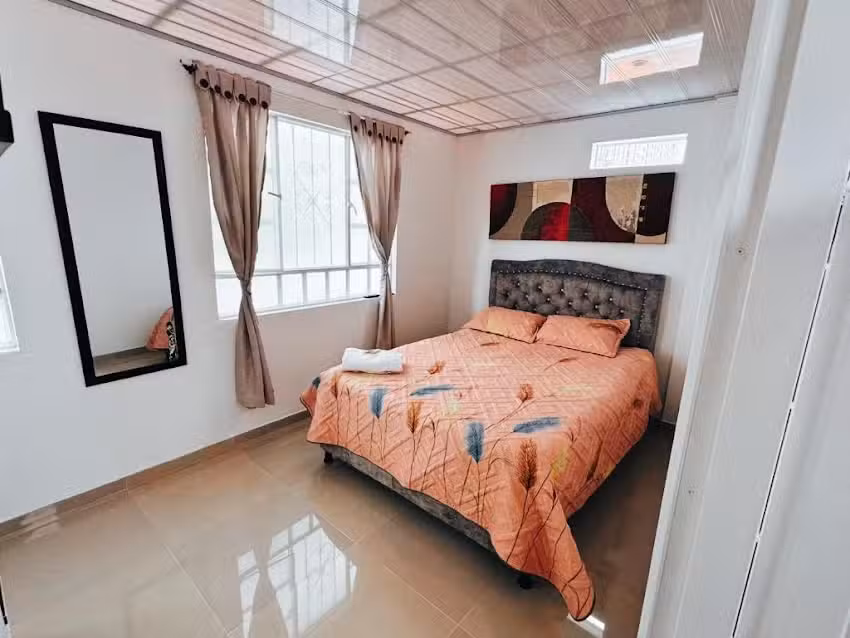 C habitaci&oacute;n con ba&ntilde;o privado