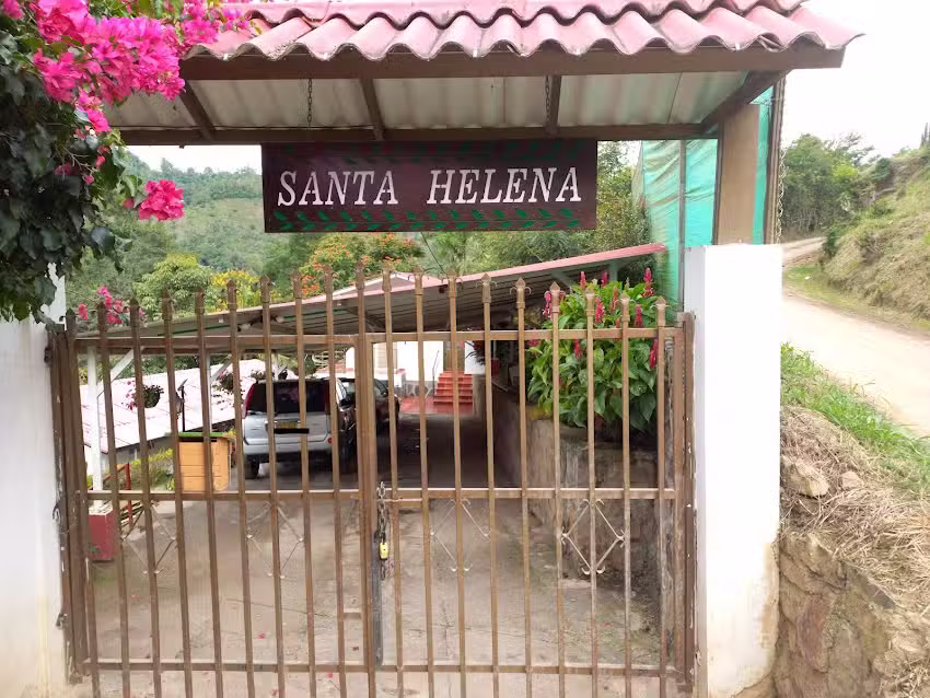 CABA&Ntilde;A CAMPESTRE SANTA HELENA.