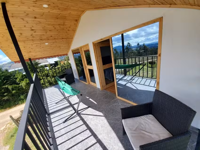 Caba&ntilde;a De Colores Suesca