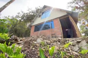 Caba&ntilde;a Entre Piedra y Bamb&uacute;