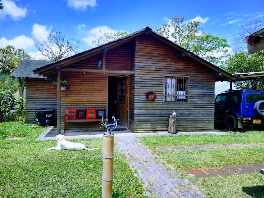 Caba&ntilde;a Gualanday