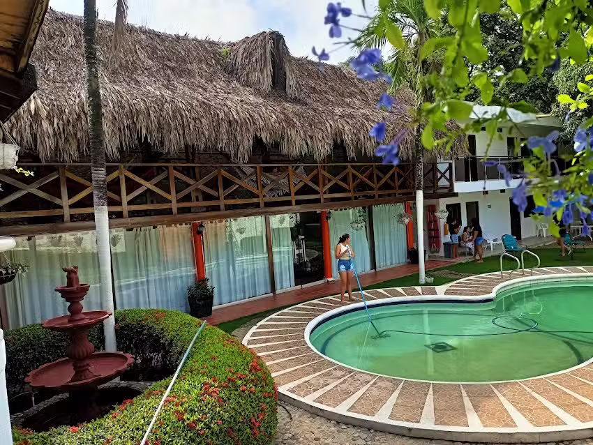 Caba&ntilde;a hostal Randuky