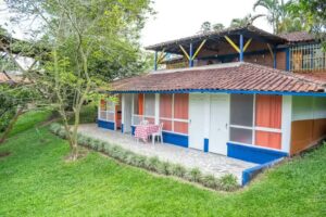 Caba&ntilde;a La Esmeralda