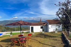 Caba&ntilde;a La Santa Maria