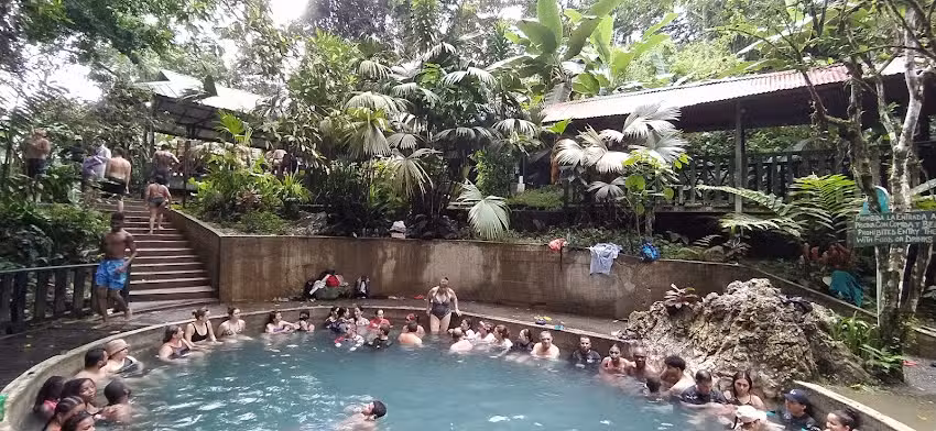 Caba&ntilde;a los Termales