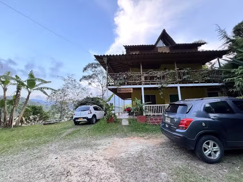 Caba&ntilde;a Macondo el pe&ntilde;ol Antioqu&iacute;a