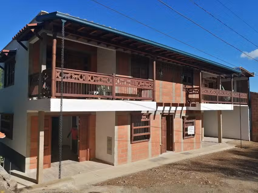 Caba&ntilde;a manantial del turpial (alojamiento)