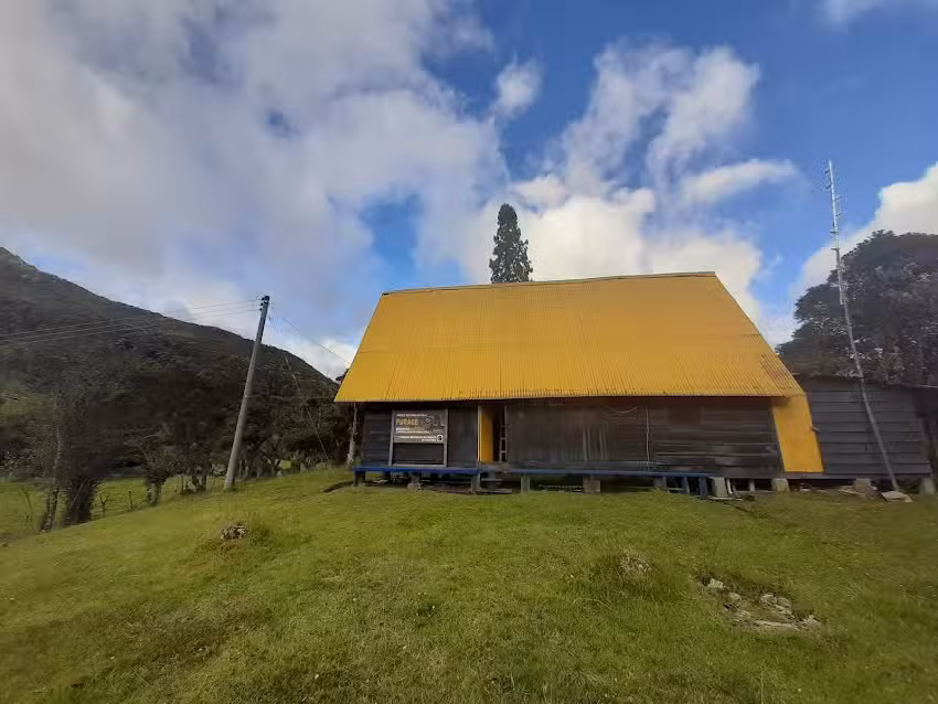 Caba&ntilde;a Parque Nacional Natural Purac&eacute; &ndash; Sector alto Caqueta
