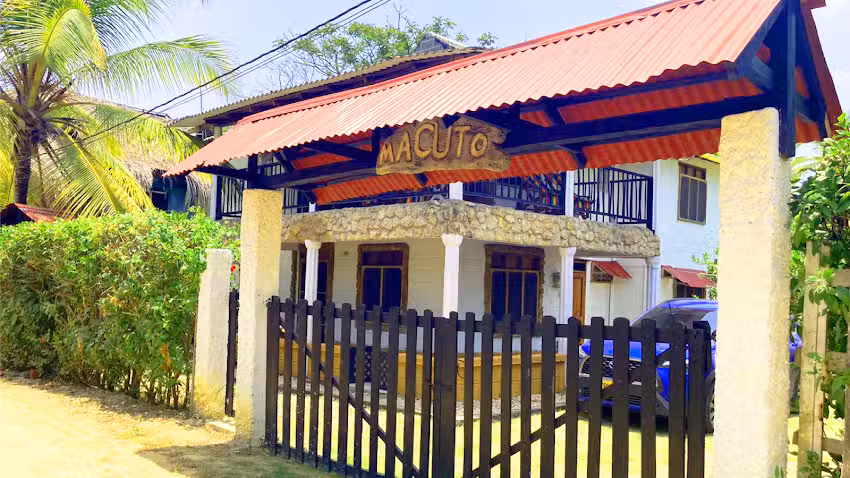 Caba&ntilde;a Villa Macuto