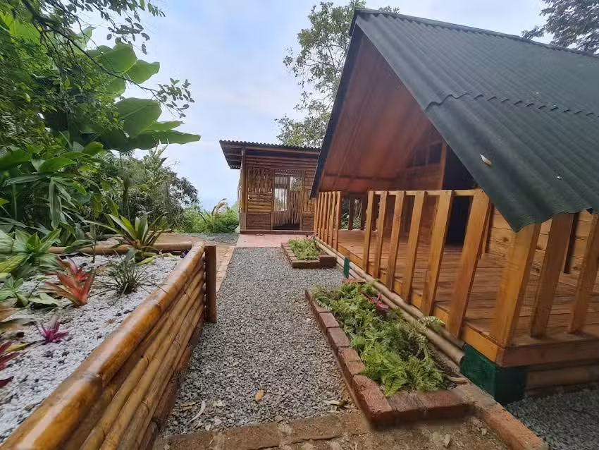 Caba&ntilde;as Colibr&iacute; Zafiro Cali &ndash; Alquiler caba&ntilde;as en la Buitrera de Cali.