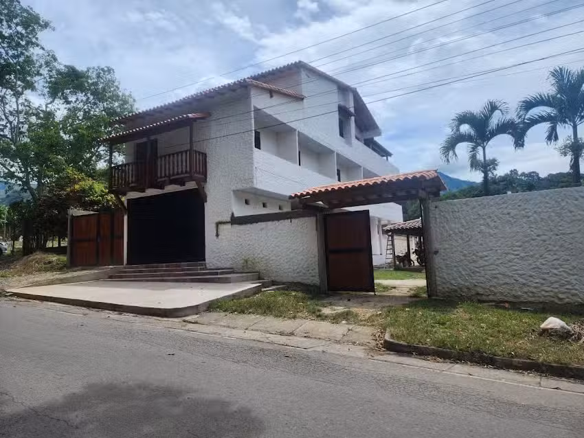 Caba&ntilde;as El Tunal