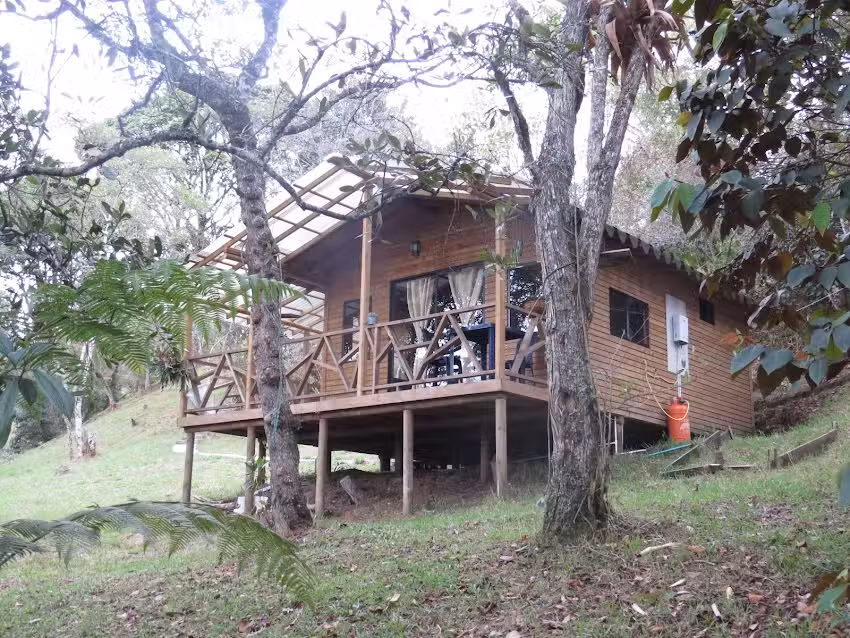 Caba&ntilde;as en la Monta&ntilde;a Santa Elena