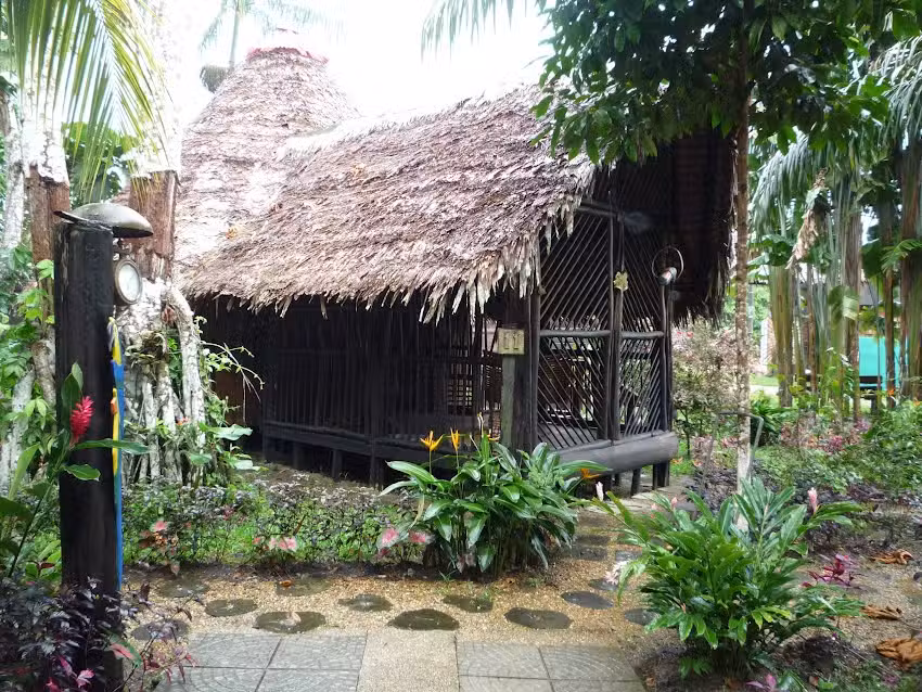 Caba&ntilde;as Genn Lop