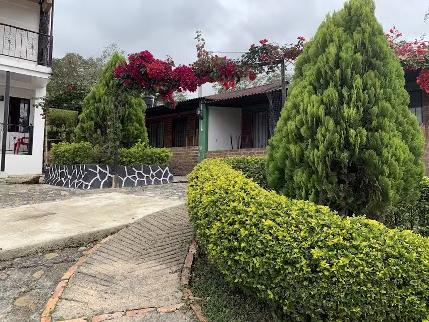 Caba&ntilde;as la Cascada Hospedaje