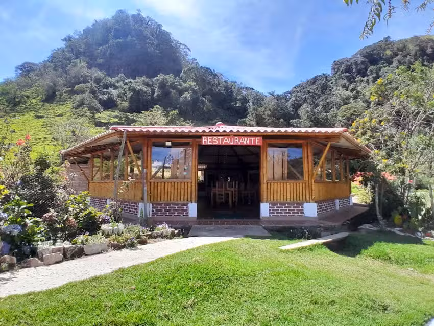 CABA&Ntilde;AS LA CHILITA (termales Salinas)