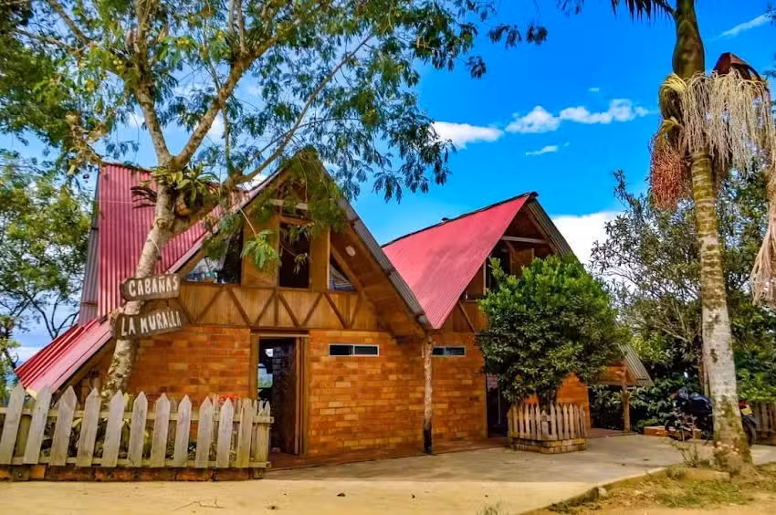 Caba&ntilde;as La Muralla
