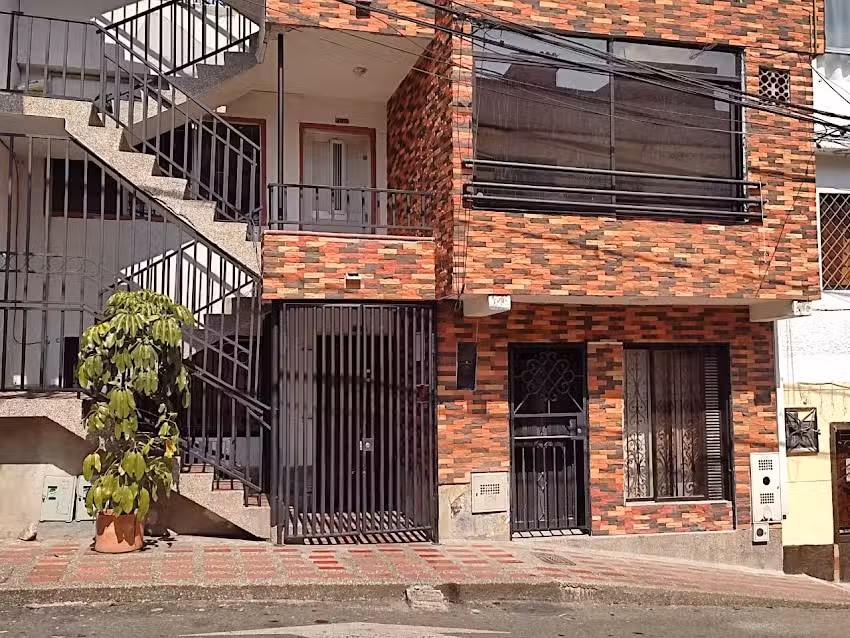 Casa de alojamiento las Guacamayas Medell&iacute;n