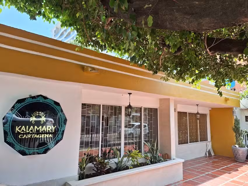 CASA KALAMARY CRESPO/ HABITACIONES MATRIMONIAL / JACUZZI/ DESAYUNO / COFFE / CARTAGENA / BEACH /