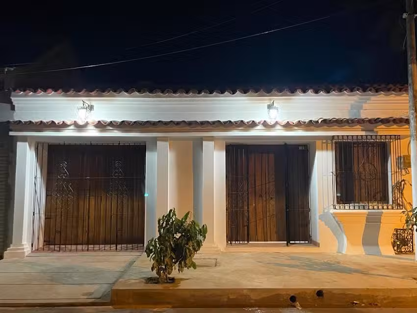 Casa La Colonia &ndash; Momp&oacute;s