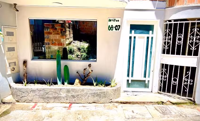 Casa moderna en la monta&ntilde;a