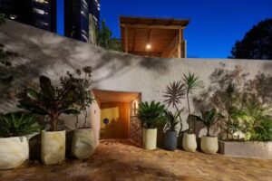 Casa Orqu&iacute;dea Negra