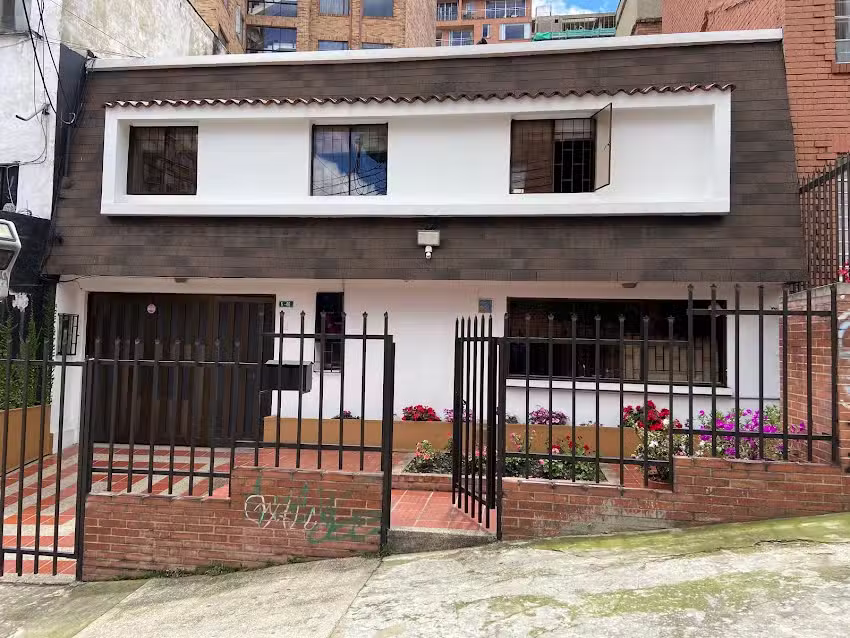 Casaloma casa universitaria