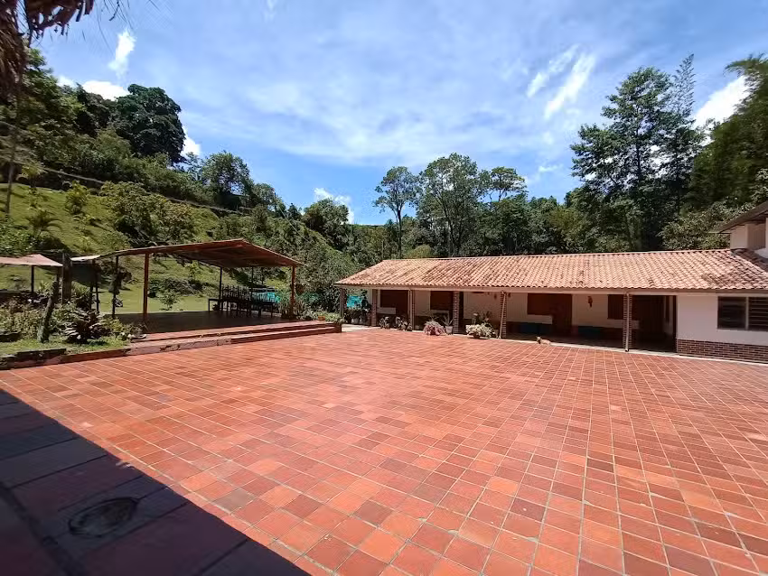 Centro Recreacional El Hoyo