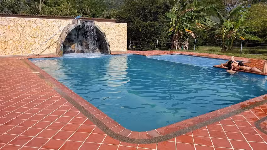 Centro Vacacional Para&iacute;so del Laj&oacute;n