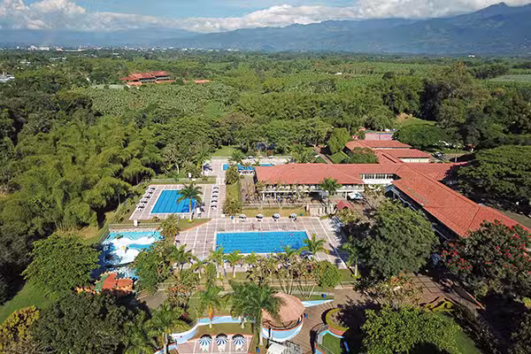 Complejo Tur&iacute;stico y Deportivo Soled&eacute;n