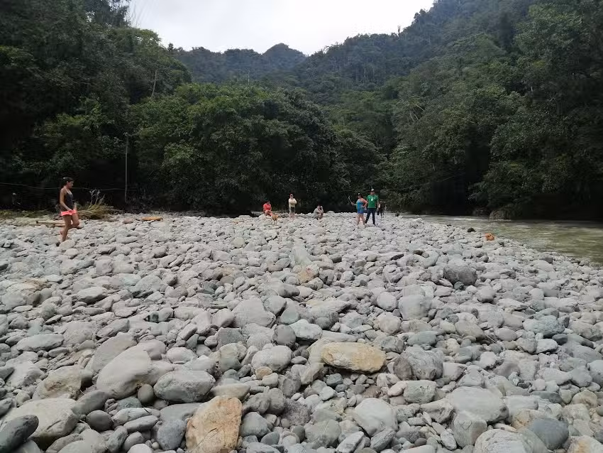 Desemboque quebrada la Mona.