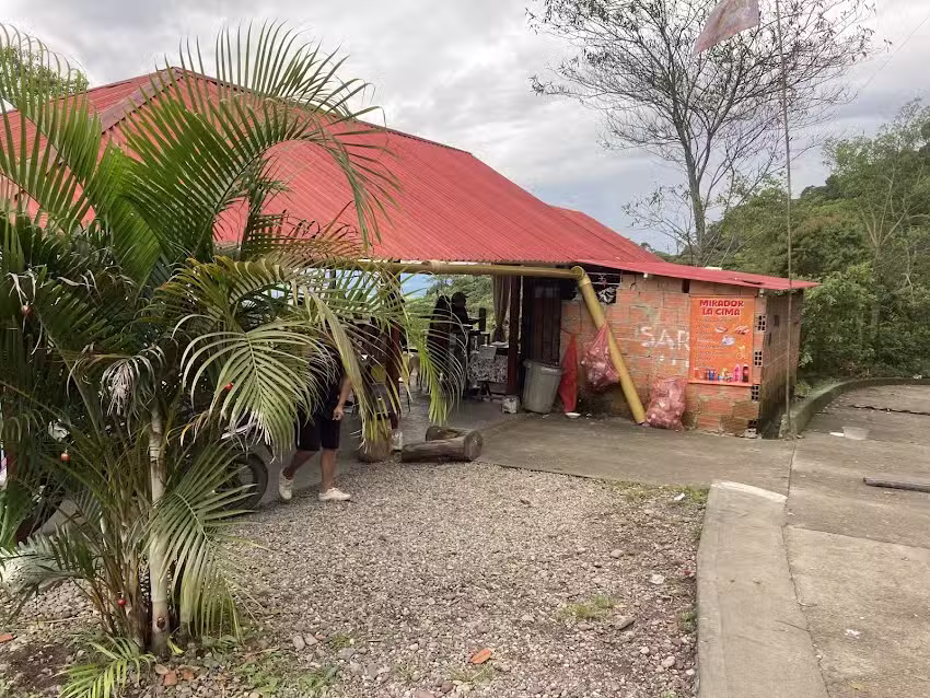 DESVI&Oacute; PARA LA VEREDA EL CARMEN