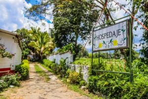 Eco-Hospedaje Techo Naranja