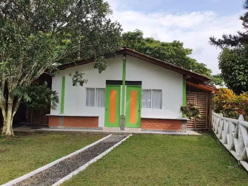 Ecocaba&ntilde;as Colombia/Pereira-Combia