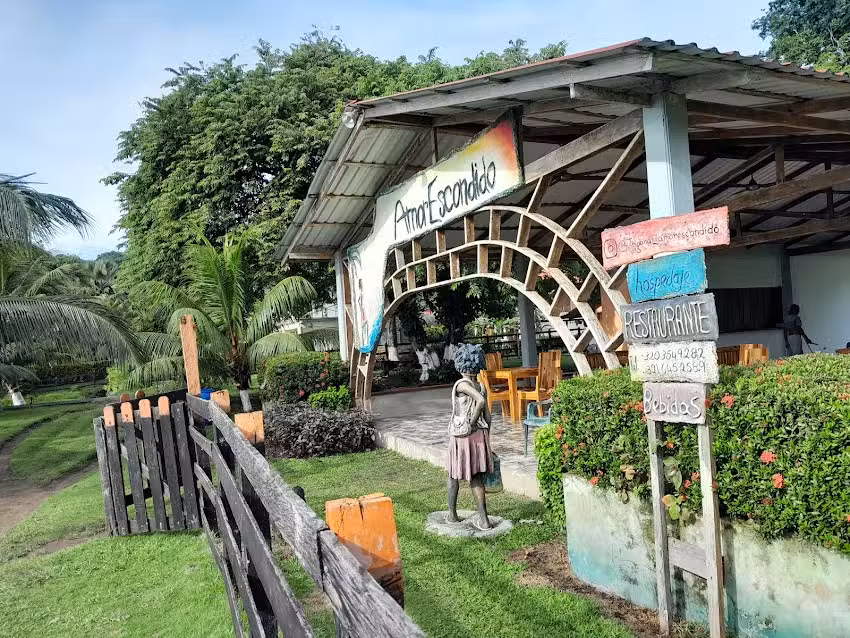 ECOLODGE AMOR ESCONDIDO