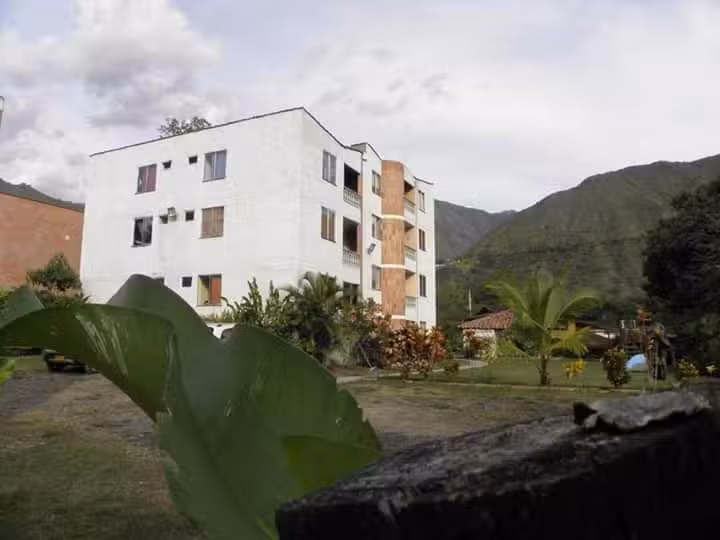 Edificio Blanco San Jeronimo