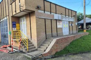 Edificio camino de la floresta