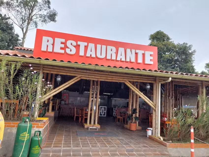 EL ORQUIDEAL estacion de servicio,hotel y restaurante
