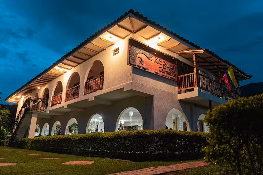 El ZAGUAN DE LOS CARMELOS CAMPESTRE