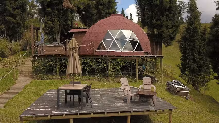 Entre-pinos Glamping Aeropuerto